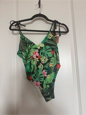 PINK Victoria’s Secret  NWT Tropical Green One-Piece Swimsuit with Floral Print